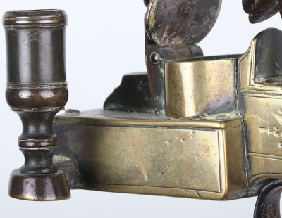 Brass framed flintlock boxlock table tinderlighter c.1800 - 5
