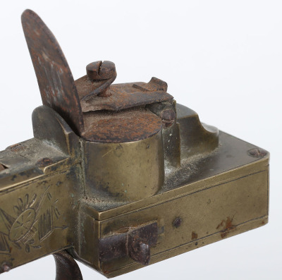 Brass framed flintlock boxlock table tinderlighter c.1800 - 4