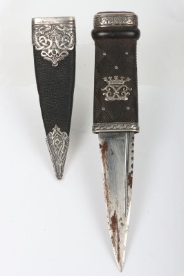 Hallmarked silver mounted Scottish officer&rsquo;s sgian-dubh of Princess Louise&rsquo;s Argyll and Sutherland Highlanders, marked for Edinburgh, 1914 - 2