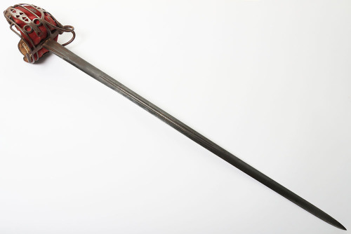 Victorian Scottish officer&rsquo;s basket hilt broadsword