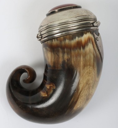 Victorian Scottish silver mounted ram&rsquo;s horn snuff mull