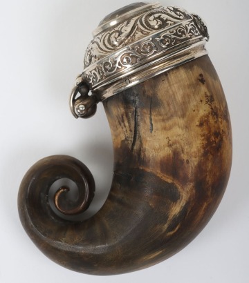 Victorian Scottish silver mounted ram&rsquo;s horn snuff mull