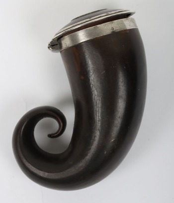 Victorian silver mounted Scottish ram&rsquo;s horn snuff mull