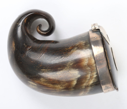 Victorian silver mounted Scottish ram&rsquo;s horn snuff mull