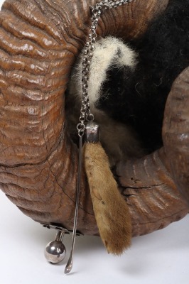 Elaborate late Victorian ram&rsquo;s head table snuff mull - 4