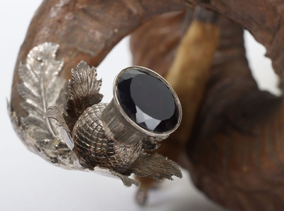 Elaborate late Victorian ram&rsquo;s head table snuff mull - 5