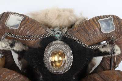 Elaborate late Victorian ram&rsquo;s head table snuff mull - 8
