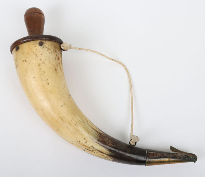 Gunner&rsquo;s cow horn powder horn,