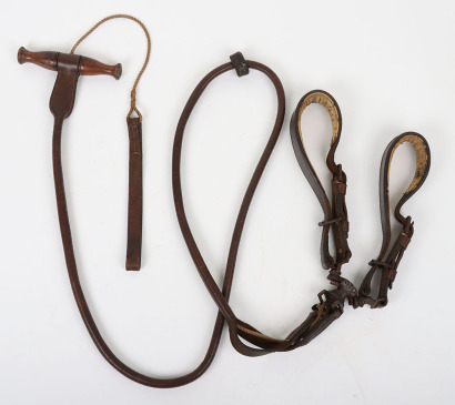 Leather leash for a pair of greyhounds