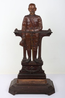 Brown painted cast iron umbrella stand in the form of F.M. &lsquo;Bobs&rsquo; Roberts (of 2nd Afghan and Boer War fame)