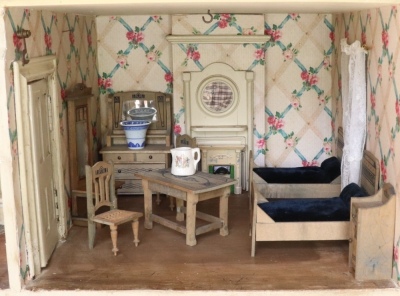 A large and impressive painted grey wooden dolls house and contents, English 1905, - 3