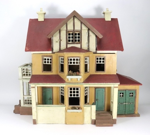 A Moritz Gottschalk Red Roof Dolls House, German circa 1925,