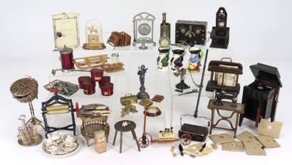 A very good selection of dolls house miniatures, 1920s,