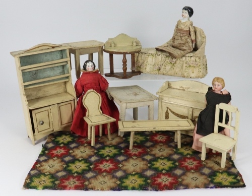 Painted cream wooden Dolls House furniture, 1920s,