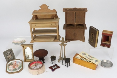 Selection of wooden Dolls House furniture, - 2