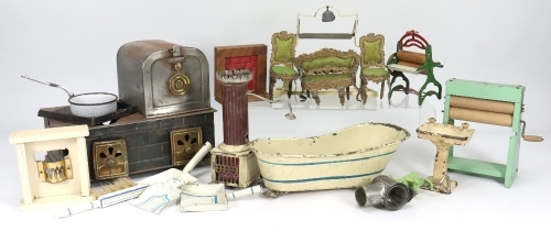 Tinplate painted bath and hot water stove,