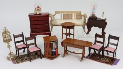Collection of modern 1/12th scale Dolls House furniture and accessories,
