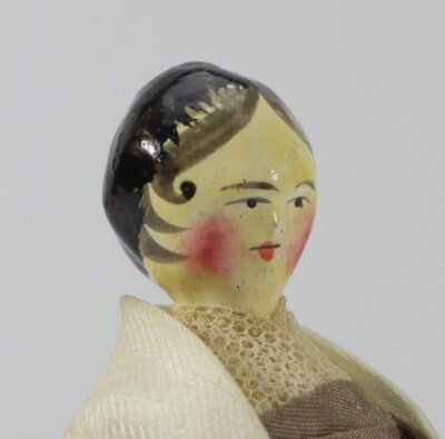 A good painted wooden Grodnertal doll in original Quaker style clothes, German circa 1820, - 2