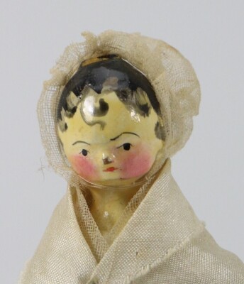 A good painted wooden Grodnertal doll in original Quaker style clothes, German circa 1820, - 2