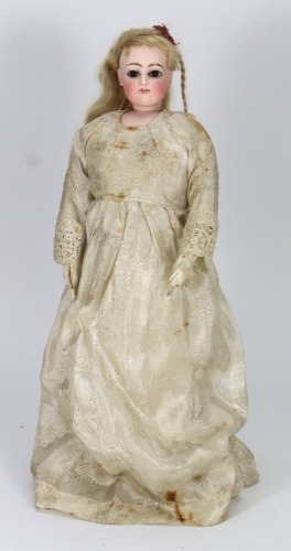 A Francois Gaultier bisque shoulder head fashion doll, French circa 1870,