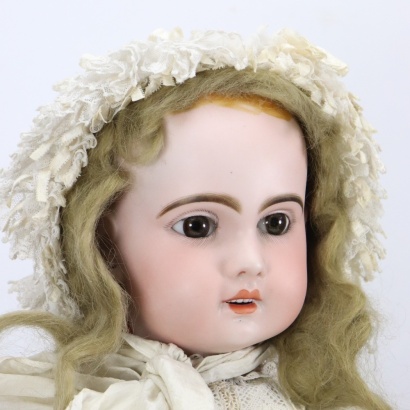 A Tete Jumeau 1907 bisque head doll, French, circa 1910,