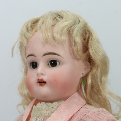 A J.D Kestner 192 bisque head girl doll, German circa 1910, - 2