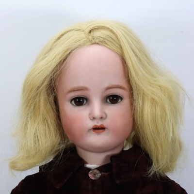 A large Kammer & Reinhardt/Simon & Halbig bisque head girl doll in original &lsquo;Mein Liebling&rsquo; box, German circa 1910, - 2