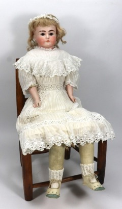 Alt, Beck & Gottschalck 639 bisque shoulder head doll, German circa 1890,