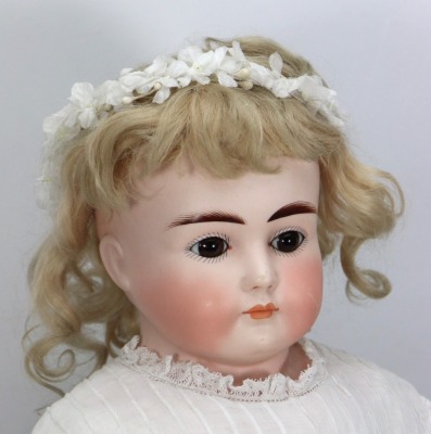Alt, Beck & Gottschalck 639 bisque shoulder head doll, German circa 1890, - 2