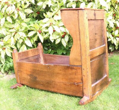 Early 19th century child&rsquo;s oak cradle on rockers, - 4