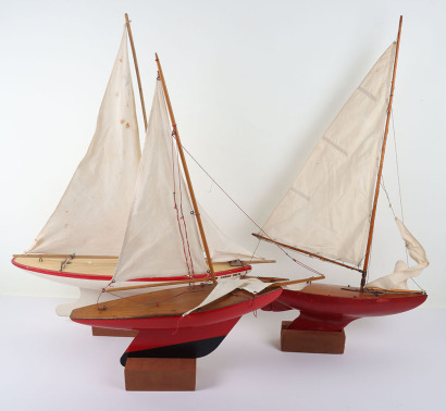 A Staryacht wooden Pond Yacht Ocean Star