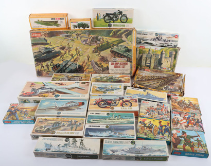 A Quantity of Airfix Plastic Kits & H0 00 Scale Figures