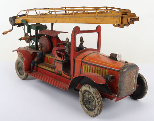 A Gunthermann (Germany) Tinplate Clockwork Extending Ladder Fire Truck