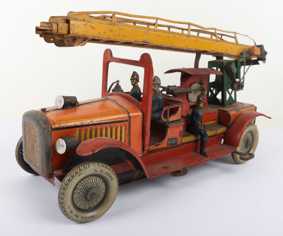 A Gunthermann (Germany) Tinplate Clockwork Extending Ladder Fire Truck - 3