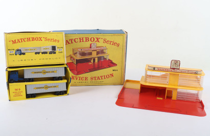 Matchbox Lesney Series MG-1 Esso Sales & Service Station