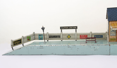 Bing 0 gauge Clapham Junction Railway Station - 3