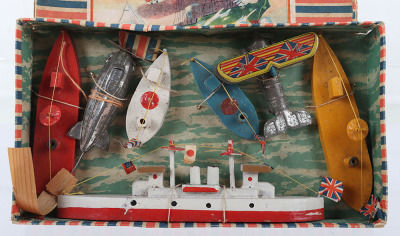 Boxed tinplate and wooden Great Navy set, Japanese 1936 - 3