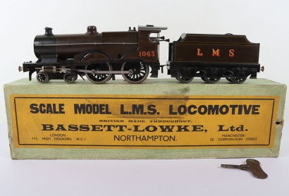 Bassett-Lowke 0 gauge clockwork 4-4-0 Compound locomotive and tender