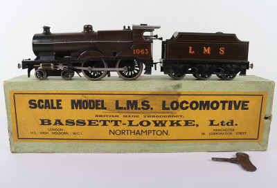 Bassett-Lowke 0 gauge clockwork 4-4-0 Compound locomotive and tender