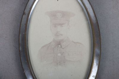 Great War Memorial Plaque to a Recipient in the 11th Battalion (Pioneers) Hampshire Regiment - 3