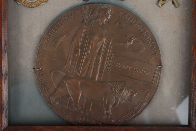 Great War Memorial Plaque to a Recipient in the 11th Battalion (Pioneers) Hampshire Regiment - 5