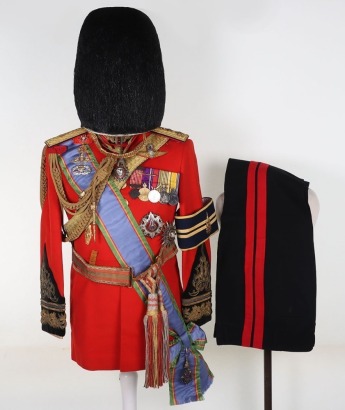Full Dress Uniform for a Thai Lieutenant General Officer of The 1st Infantry Regiment H.M. King Chulalongkorn&rsquo;s Guard, the Royal Bodyguard