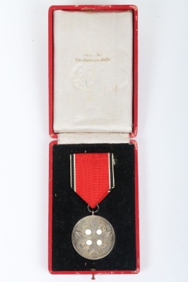 Third Reich Eagle Order Medal &ldquo;835&rdquo; Silver Without Swords by Preussische M&uuml;nze Berlin with Original Issue Case