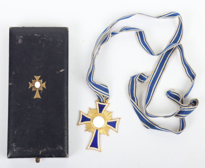 Third Reich Mothers Cross in Gold in Original Box by Werner Redo, Saarlautern