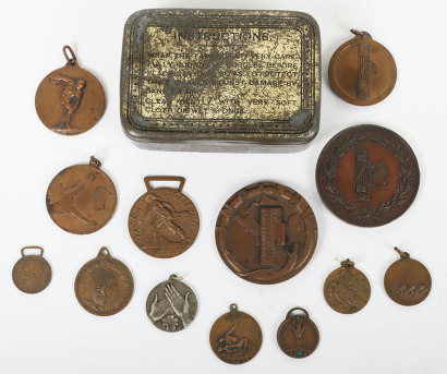 Historically Interesting Pre-WW2 Italian Fascist Medallion for the Italian Fascists School of Glasgow, Scotland, bronze medallion with the obverse having Fasces within laurel wreath, the reverse with raised lettering &lsquo;SCUOLA ITALIANA DEL FASCIO DI GLASGOW