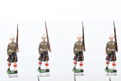 Britains set 114, Cameron Highlanders in Foreign Service dress and with fixed bayonets, final version 1947 - 2