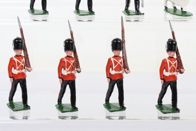 Britains rare set 74, Royal Welch Fusiliers, 1946 paint variation - 3