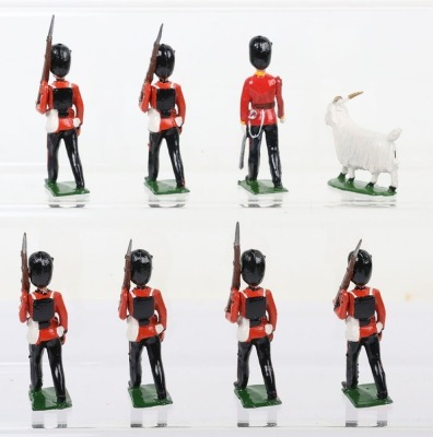 Britains rare set 74, Royal Welch Fusiliers, 1946 paint variation - 4