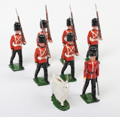 Britains rare set 74, Royal Welch Fusiliers, 1946 paint variation - 5