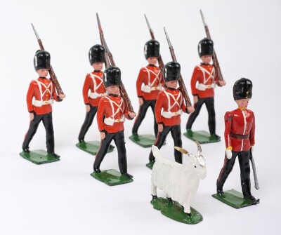 Britains rare set 74, Royal Welch Fusiliers, 1946 paint variation - 6